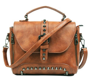 Bolsa Crossbody Estilo Vintage com Spikes