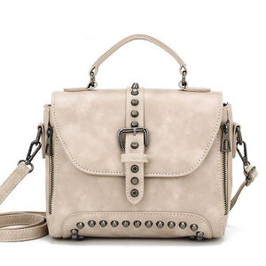 Bolsa Crossbody Estilo Vintage com Spikes